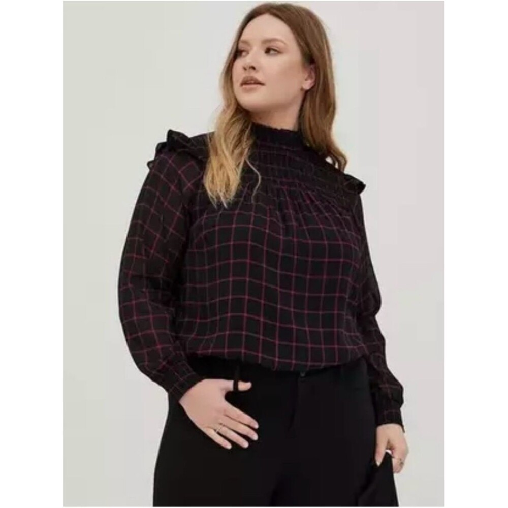 Torrid Crinkle Chiffon Smocked Neck Blouse in Black & Purple Grid Print Size 2X